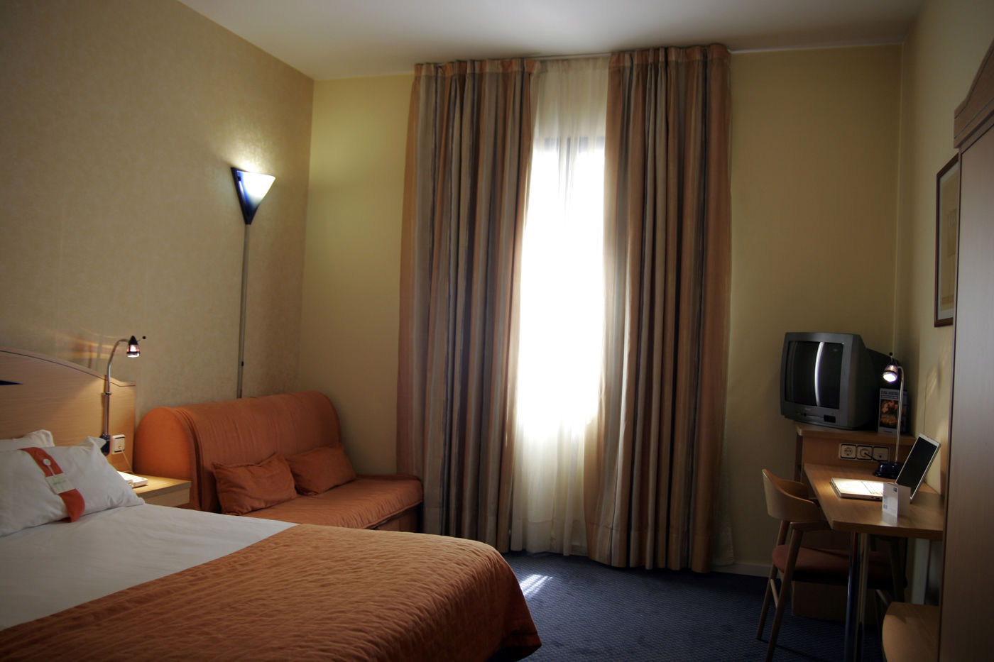 Holiday Inn Express San Sebastian De Los Reyes, An Ihg Hotel Εξωτερικό φωτογραφία