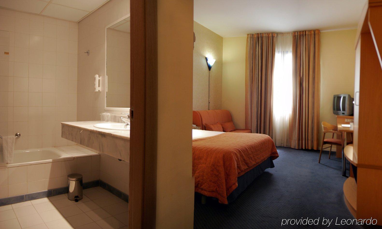 Holiday Inn Express San Sebastian De Los Reyes, An Ihg Hotel Δωμάτιο φωτογραφία