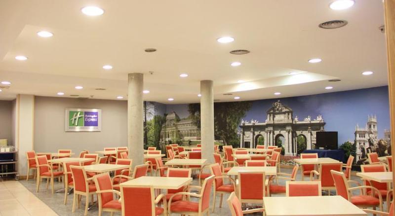 Holiday Inn Express San Sebastian De Los Reyes, An Ihg Hotel Εξωτερικό φωτογραφία